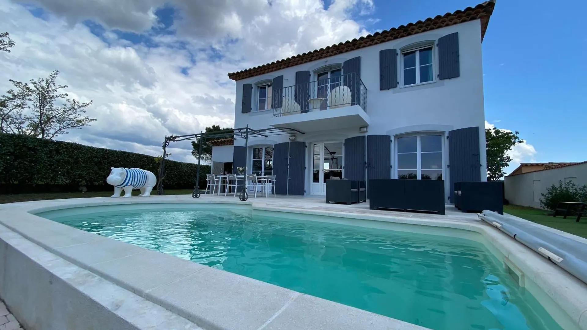 Holiday home Cetanou Villa 4 Etoiles Piscine Et Climatisation Au Calme La Londe-les-Maures
